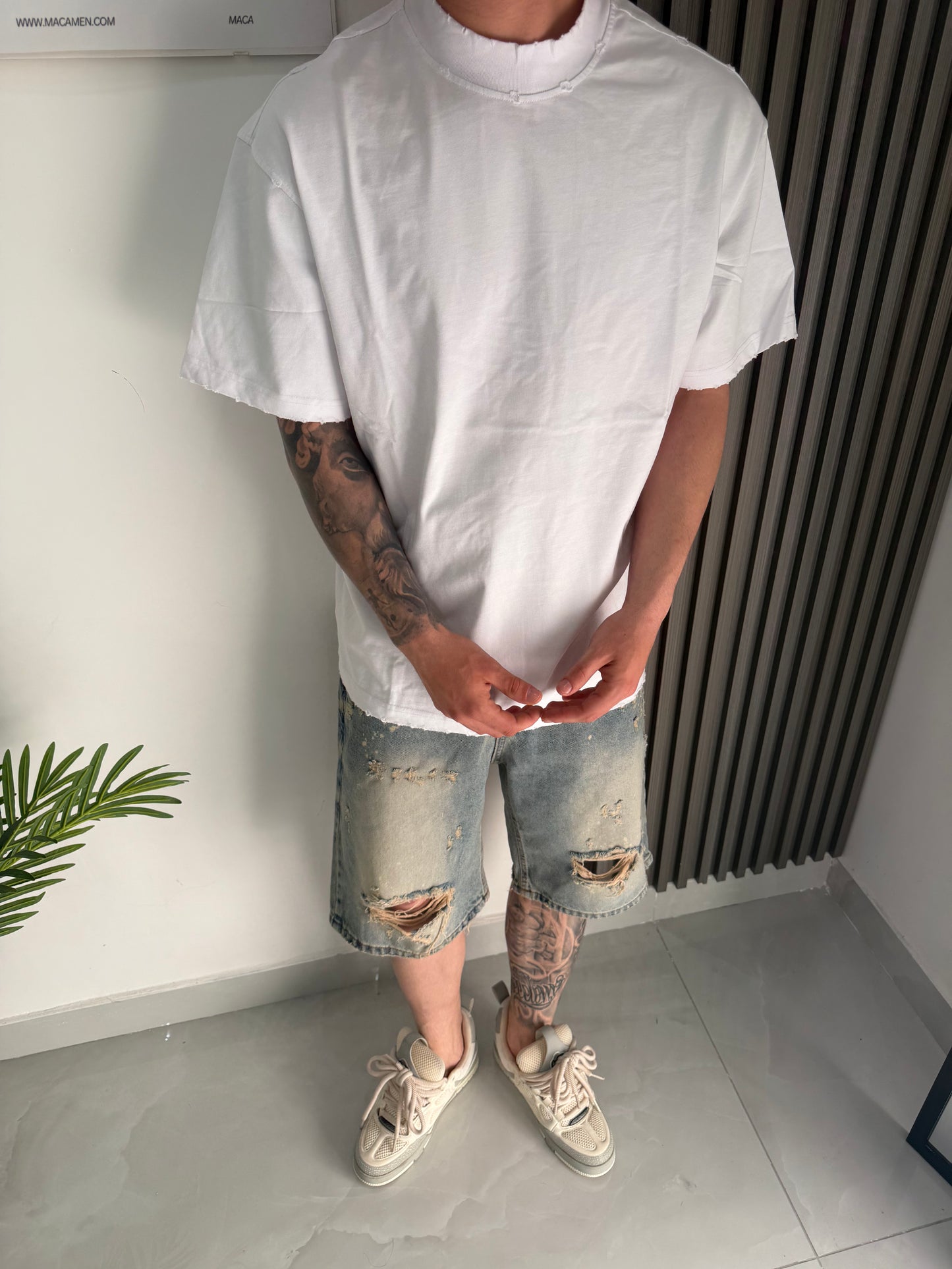 T-Shirt Hole