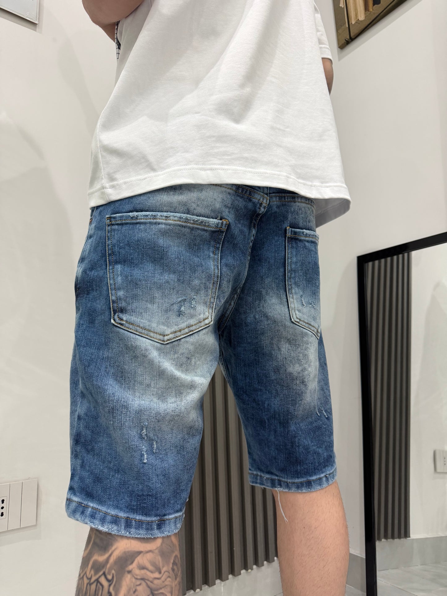Short Blue