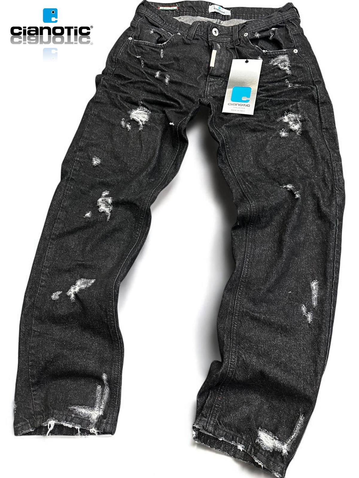 Baggy straight fit ripped